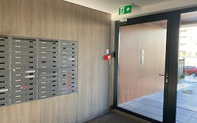 Komfortowy Apartament Nadbrzeżna blisko Warszawy z Parkingiem